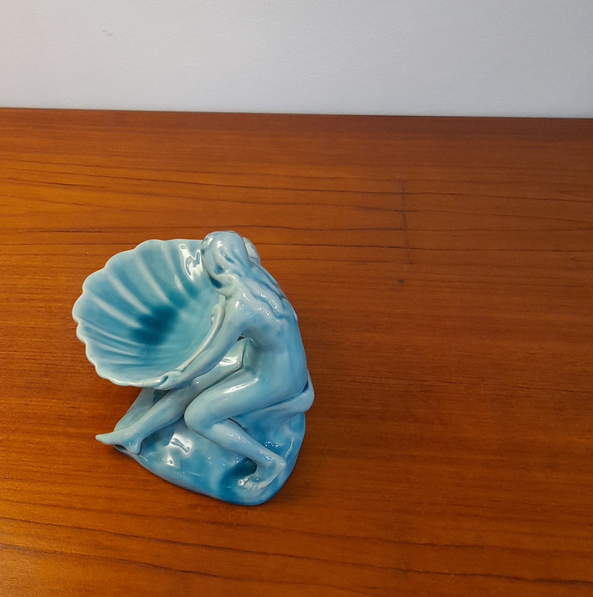 Zsolnay alapmázas figurális névjegykártya tartó