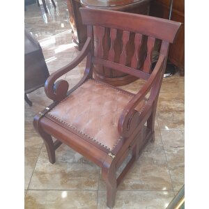 Különleges gardrób fotel-fellépővé alakítható