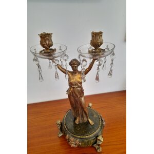 Art deco nőalakos, kristályfüggős két ágú gyertyatartó márvány talppal