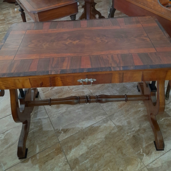 Antik felújított biedermeier asztal fiókkal 19. sz. vége