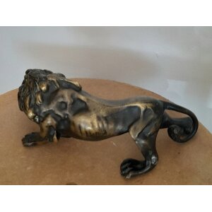Kis méretű, öntött bronz oroszlánszobor, valószínűleg 19. század vége