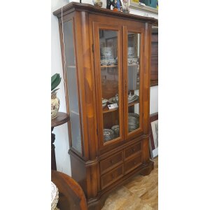 Biedermeier jellegű, historizáló angol vitrin 20.sz.