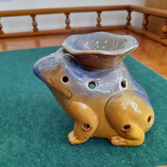 Kerámia béka – füstölő, illóolaj tartó