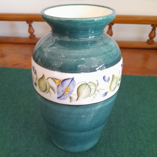 Porcelán váza – kézzel festett